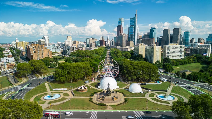 Oval Experience Parkway Skyline