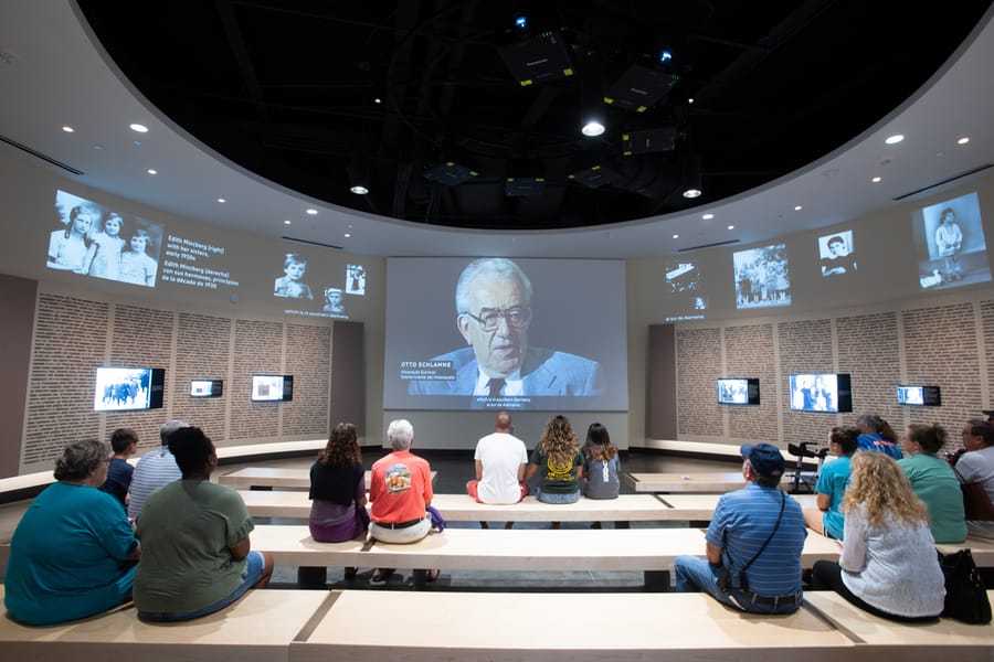 Holocaust_Museum_Houston_Theater_2