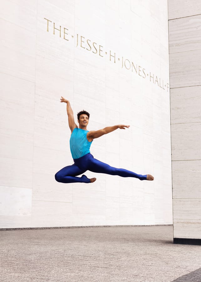 Jones_Hall_Exterior-Dance_Theatre_of_Harlem_1