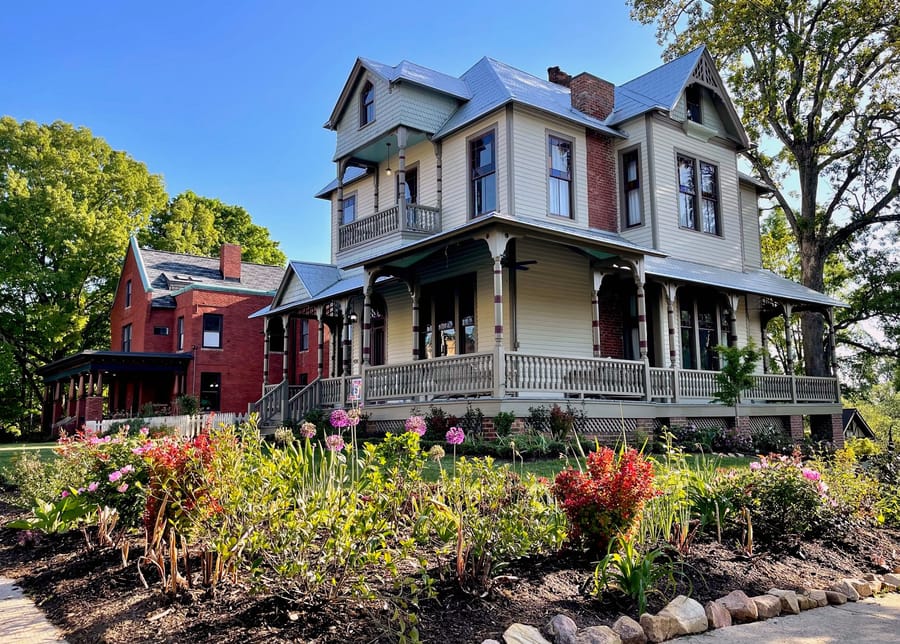 Summit Street Inns - Sheppard House + Ludlow House