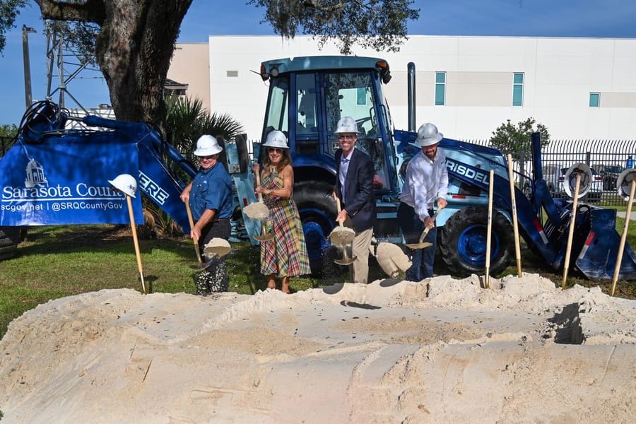 20200102_ESAdminGroundbreaking_011_SD