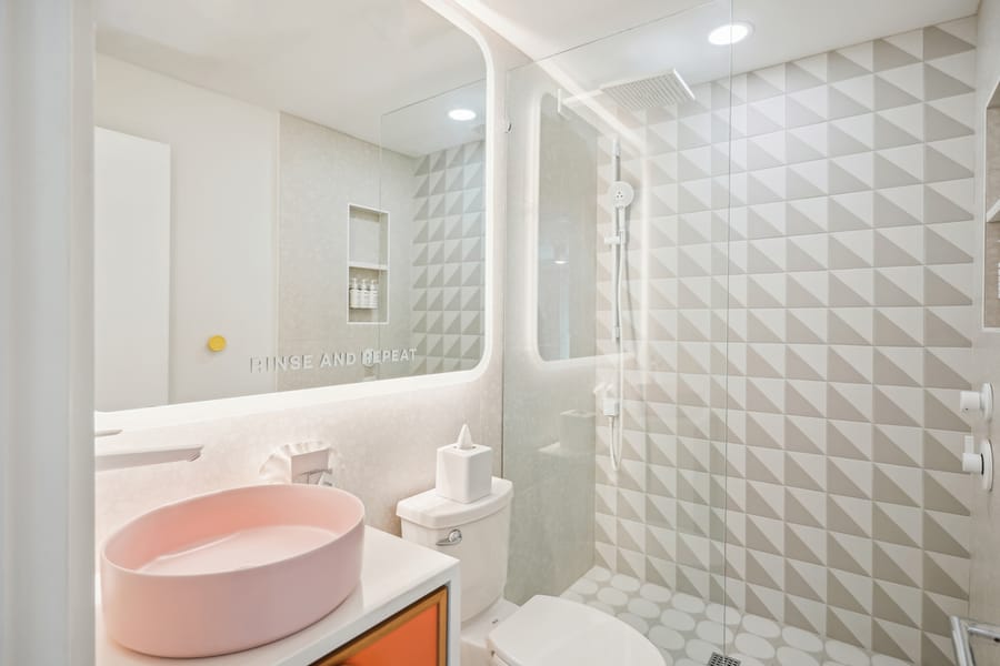 Mello on the Beach_Bathroom