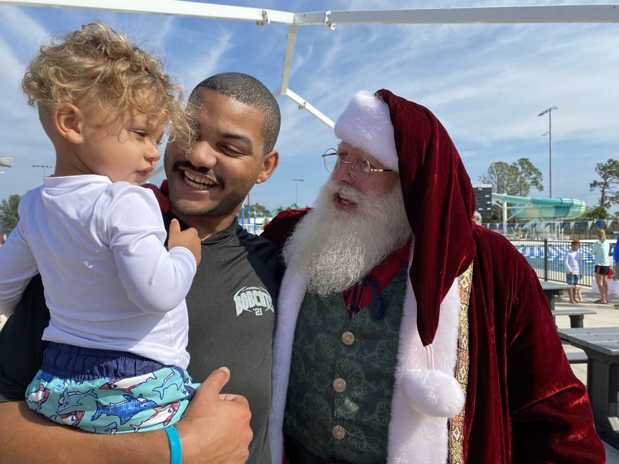 22_SwimWithSanta (10)