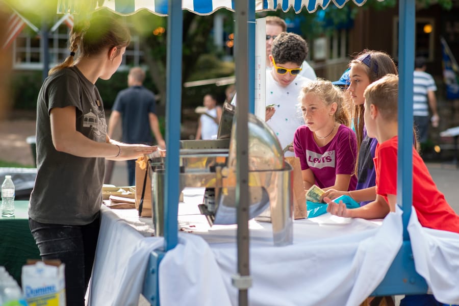 Peddler's Village Peach Festival