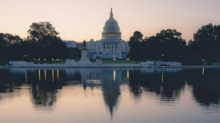 webRNS-US-Capitol-Reflection1