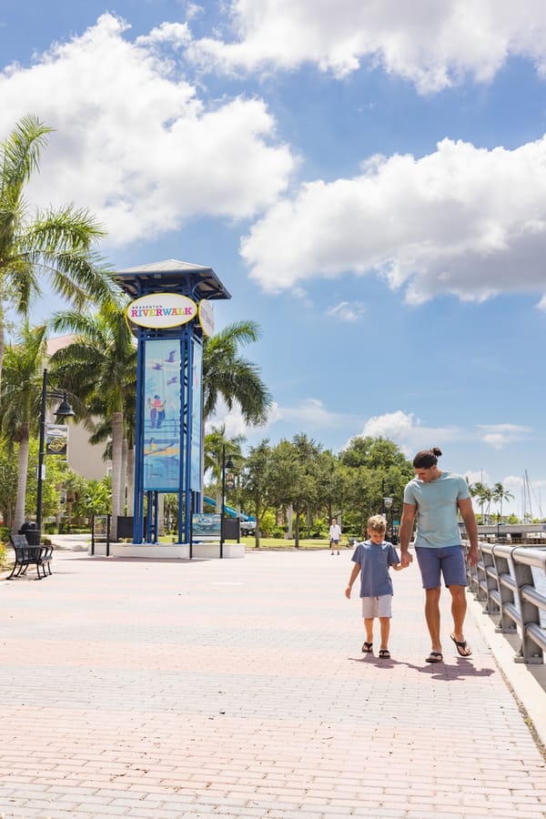 Family on Riverwalk Photoshoot 2023