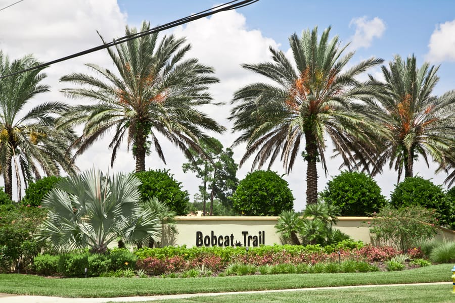 Bobcat_trail_entrance_08.16.12_v1
