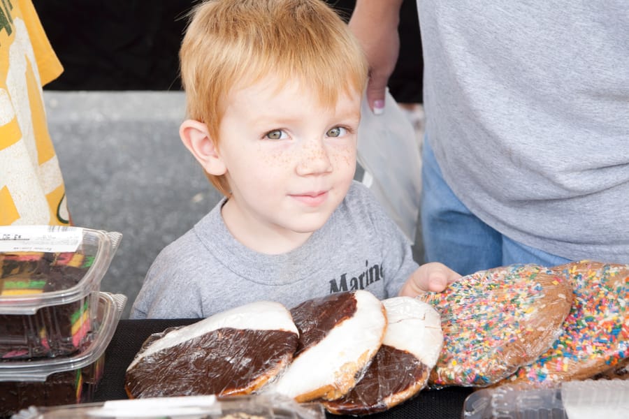 Farmers_market_boy_08.25.12_v2