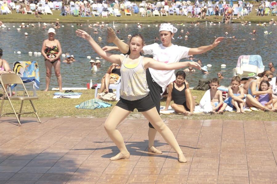 WMS_girl_dancers_v3_3.19.11