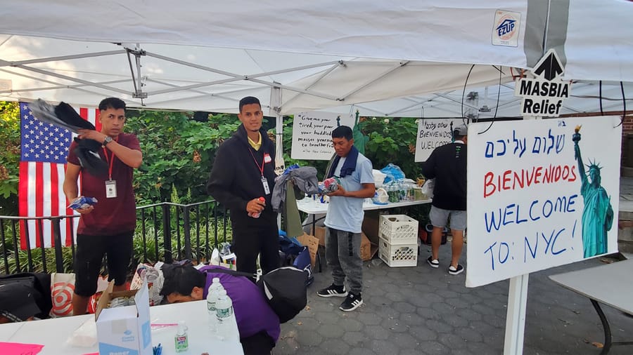 webRNS-Migrants-New-York1