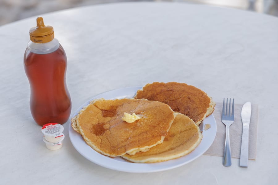 cvb-ami-beach-cafe-pancakes-092223-02