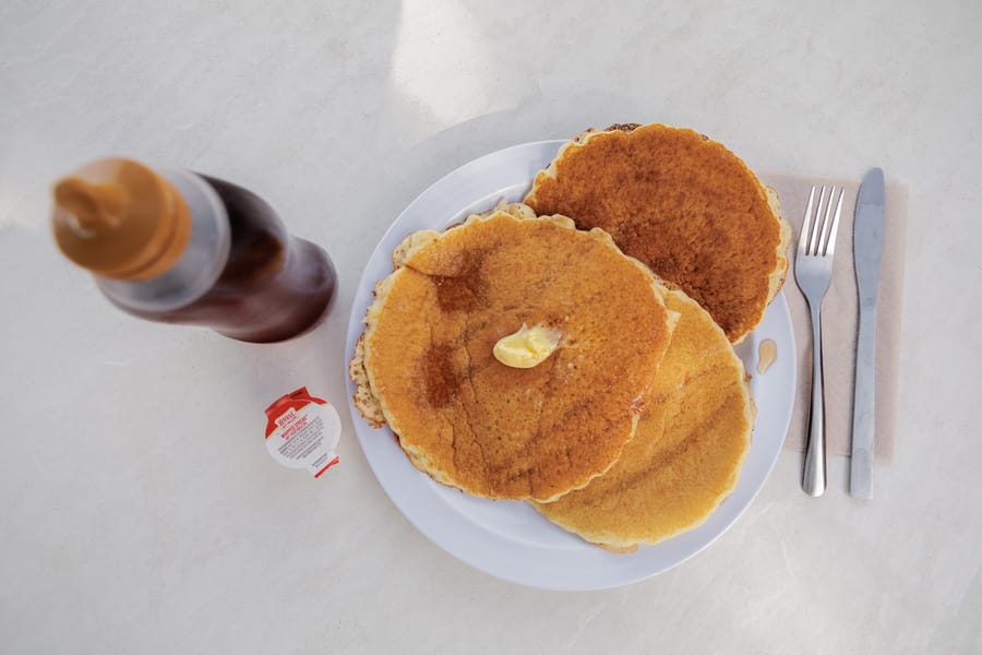 cvb-ami-beach-cafe-pancakes-092223-01