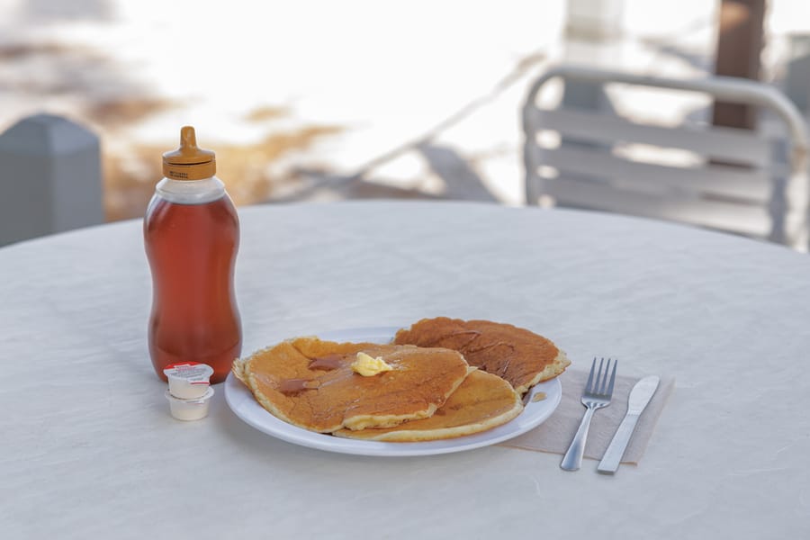 cvb-ami-beach-cafe-pancakes-092223-03