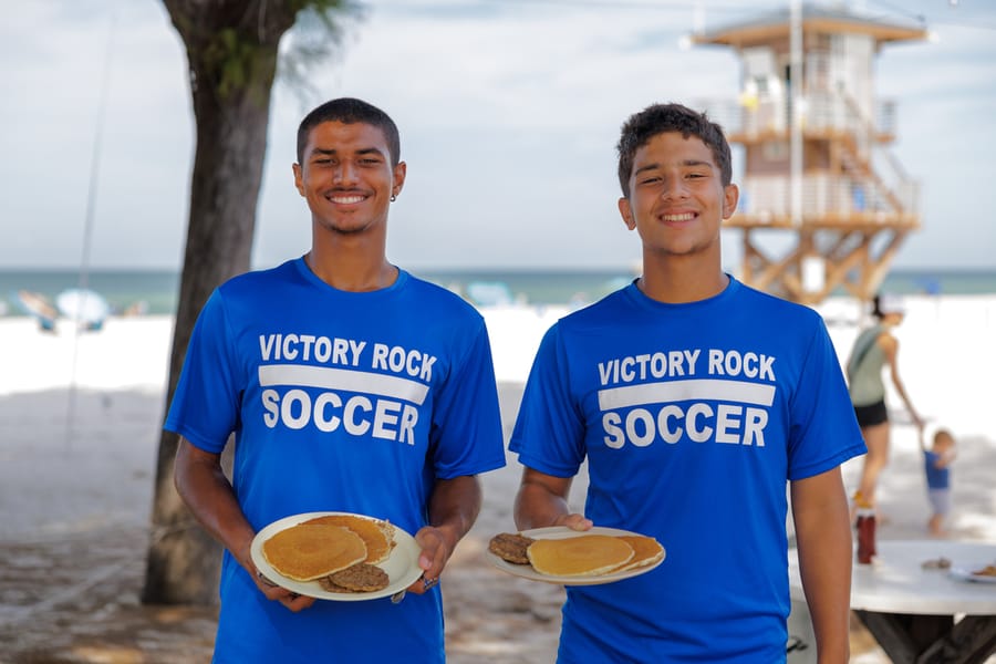 cvb-ami-beach-cafe-pancakes-092223-17