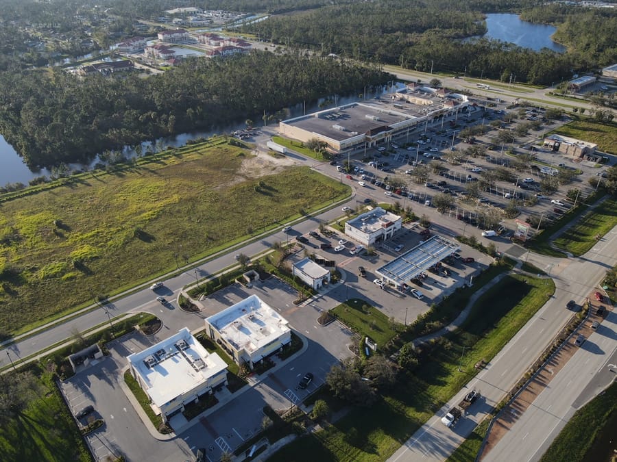 Publix Toledo Blade Plaza Post Ian (12)