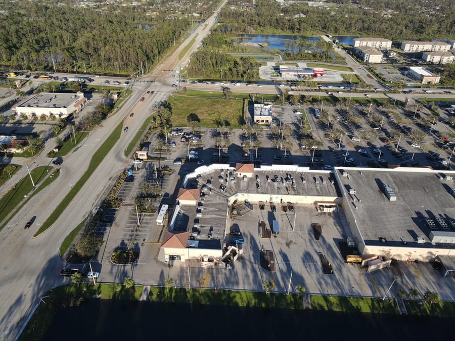Publix Toledo Blade Plaza Post Ian (5)