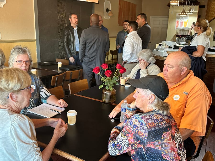 2023.CoffeeAndConversation (10)