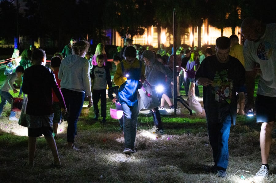 CCFG_Flashlight_Egg_Hunt_040822 (22)