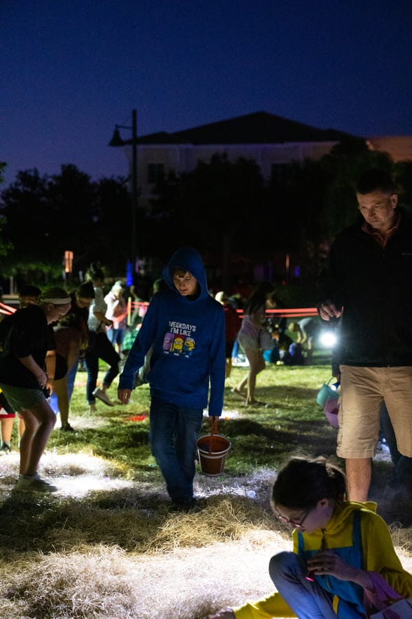 CCFG_Flashlight_Egg_Hunt_040822 (23)