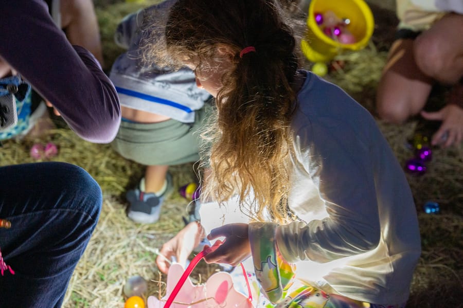 CCFG_Flashlight_Egg_Hunt_040822 (16)