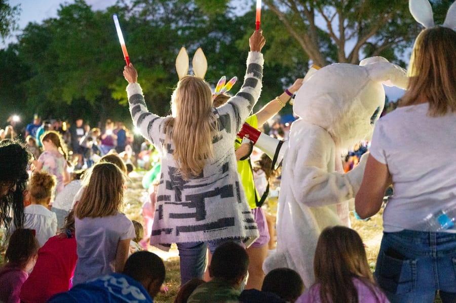 CCFG_Flashlight_Egg_Hunt_040822 (11)
