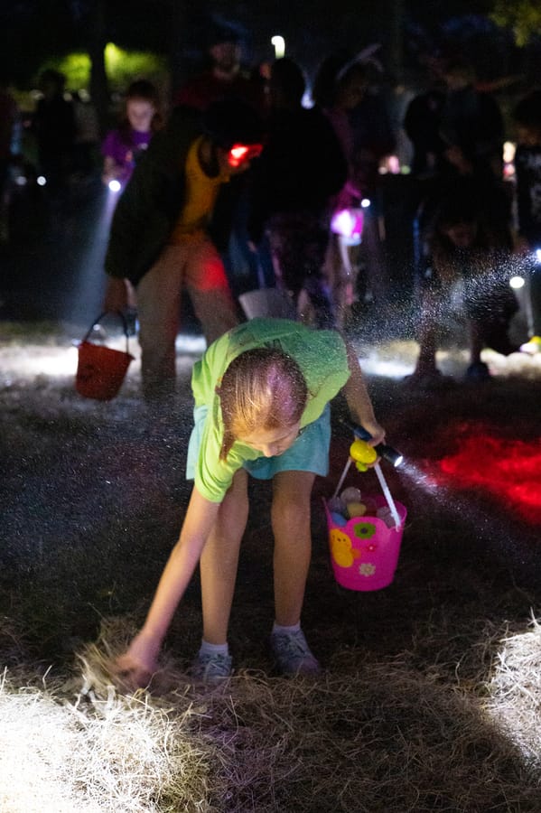 CCFG_Flashlight_Egg_Hunt_040822 (18)
