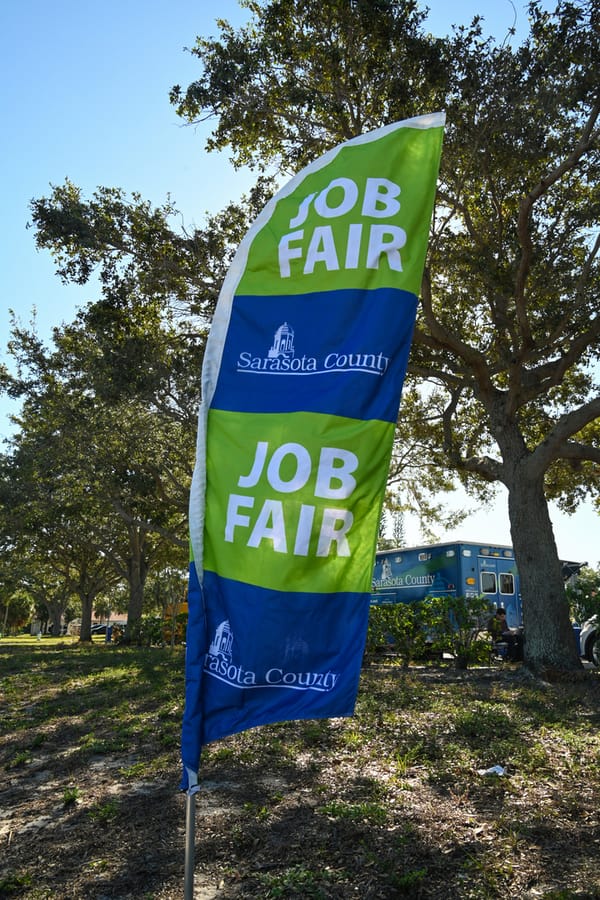 Project_20231018_JobFair_020_SD