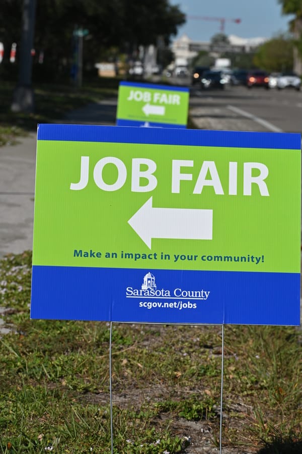Project_20231019_JobFair_011_SD