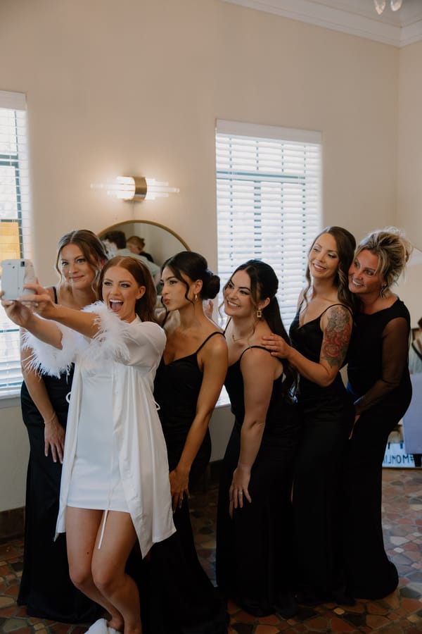 MALS-BrideGettingReady76-2