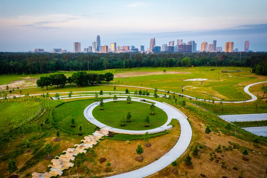 Memorial_Park_Land_Bridge_2