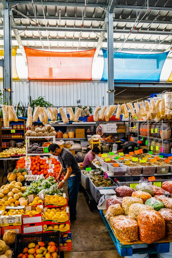 Houston_Farmers_Market_Fruit_Stall_2