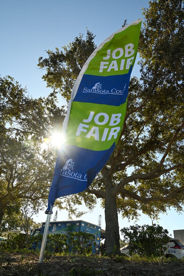 Project_20231018_JobFair_021_SD