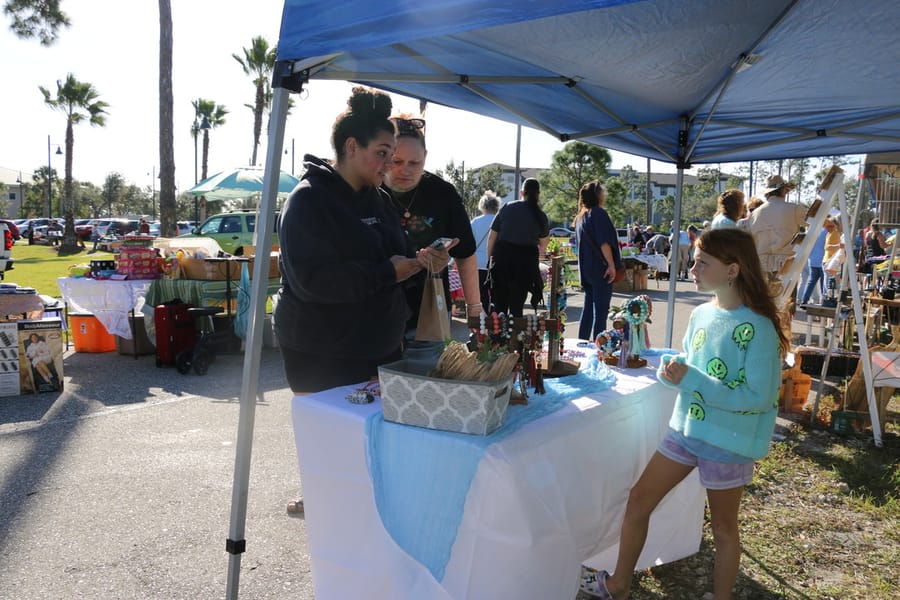 Community_Yard_Sale_20231104 (42)