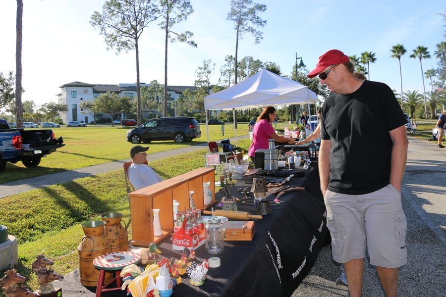 Community_Yard_Sale_20231104 (33)
