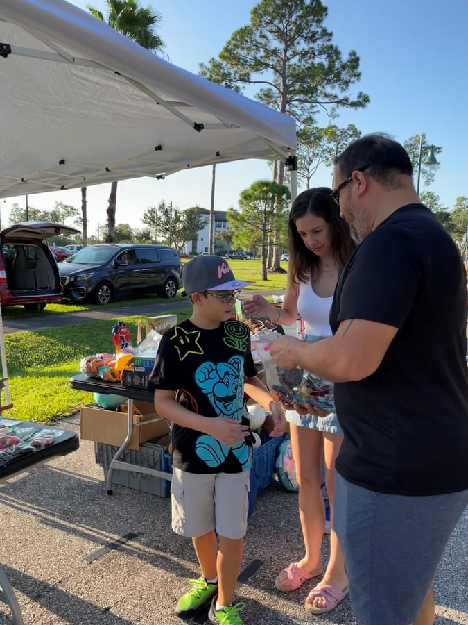 Community_Yard_Sale_09.23(8)
