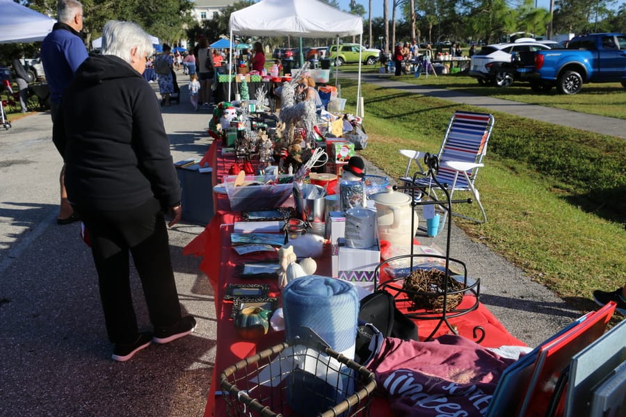 Community_Yard_Sale_20231104 (25)