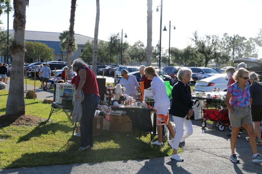 Community_Yard_Sale_20231104 (37)