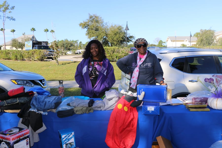 Community_Yard_Sale_20231104 (55)