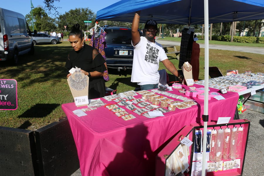 Community_Yard_Sale_20231104 (47)