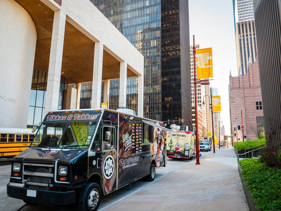 Lynn_Wyatt_Square_Food_Trucks_1