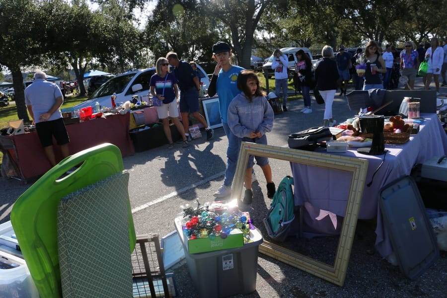 Community_Yard_Sale_20231104 (53)