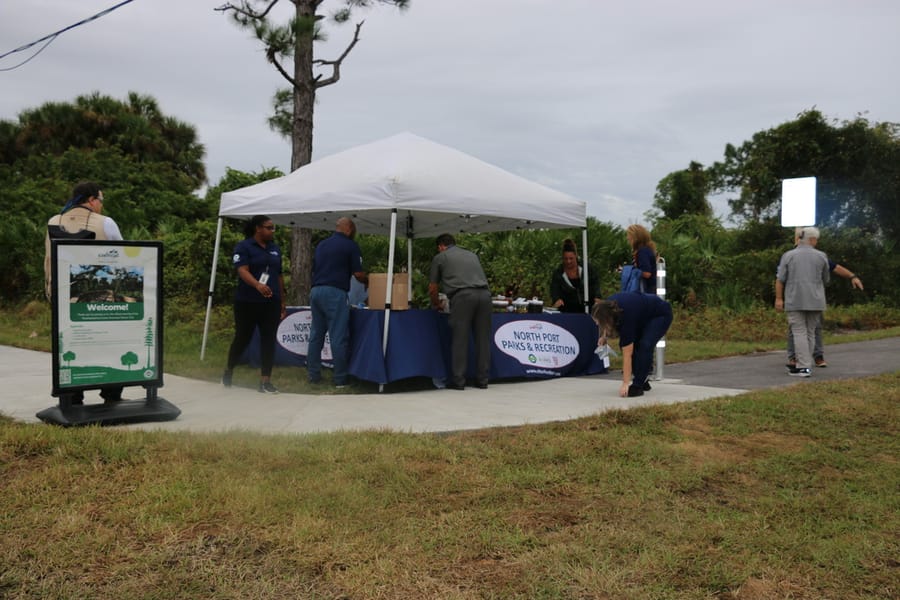 Myakkahatchee_Creek_Trail_Ribbon_Cutting_11.15 (8)
