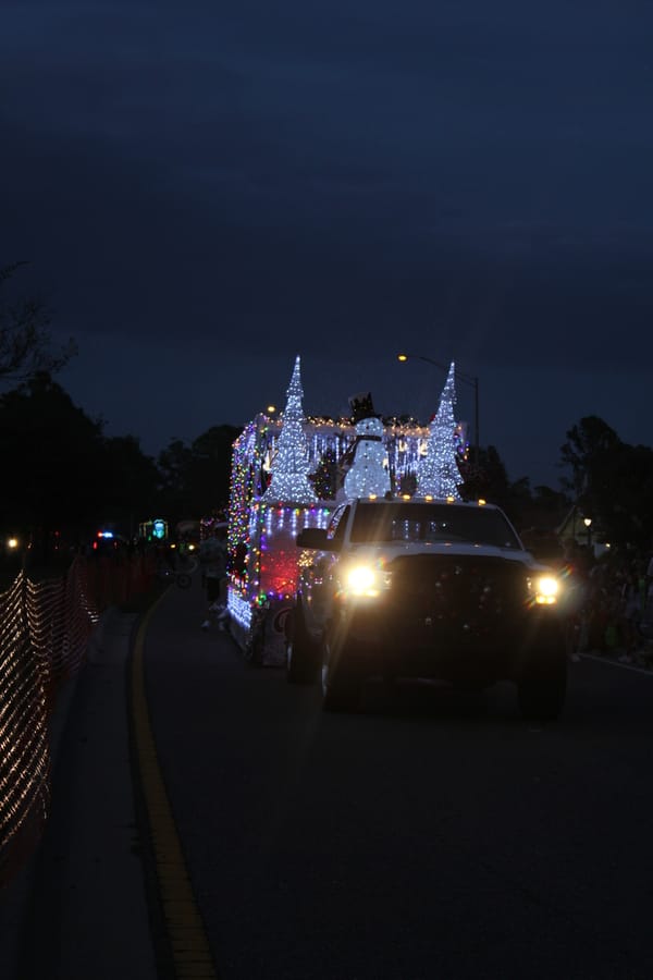 Poinsettia_parade_festival_20231202 (618)