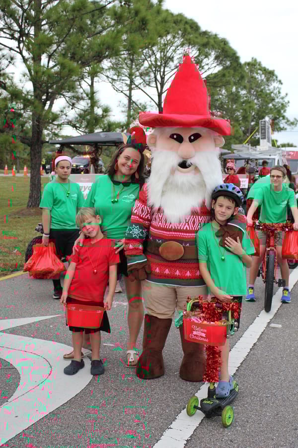 Poinsettia_parade_festival_20231202 (577)