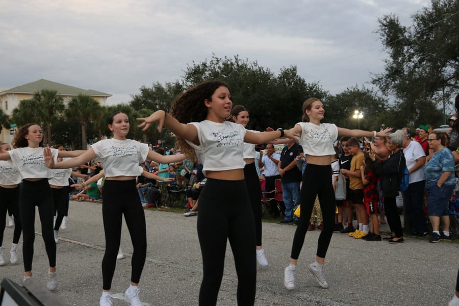 Poinsettia_parade_festival_20231202 (147)