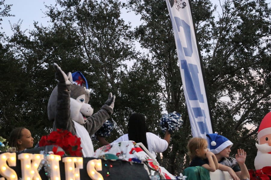 Poinsettia_parade_festival_20231202 (246)