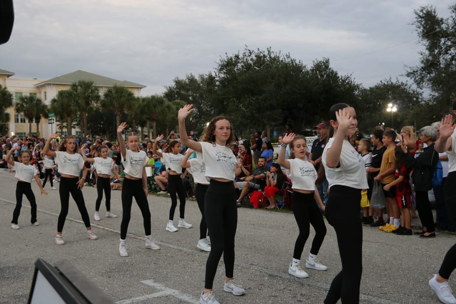 Poinsettia_parade_festival_20231202 (149)