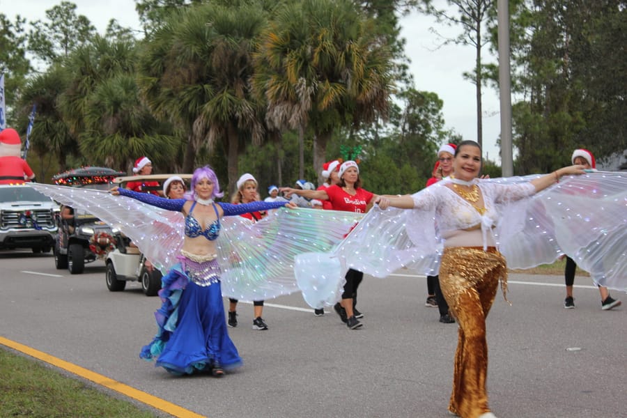 Poinsettia_parade_festival_20231202 (593)