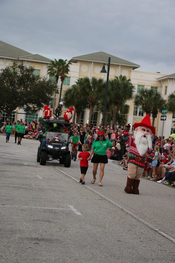 Poinsettia_parade_festival_20231202 (101)