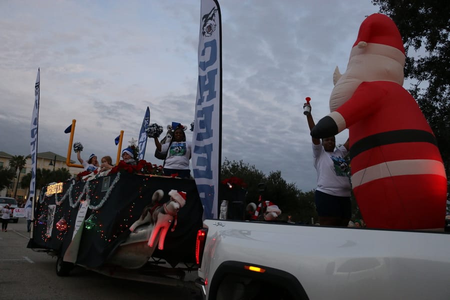Poinsettia_parade_festival_20231202 (242)